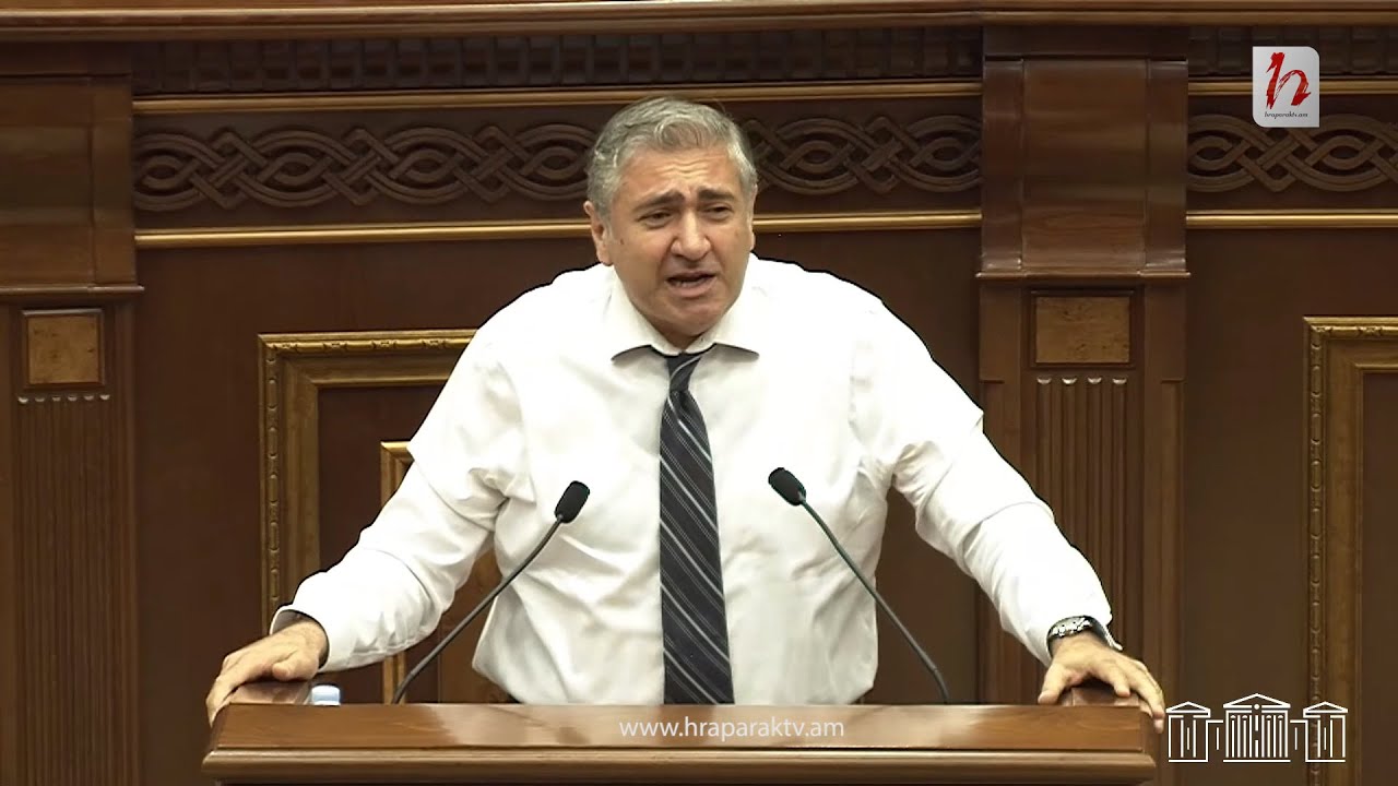 Հանգիստ նստեք տեղներդ, էս ֆուտբոլային մեկնաբանին լռեցրեք․Արթուր Խաչատրյանը՝ Անդրանիկ Քոչարյանին