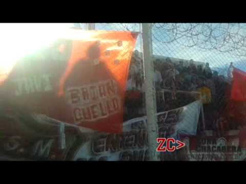 "Hinchada de San Martín de Mendoza vs Montecaseros 2" Barra: Los Leones del Este &bull; Club: San Martín de Mendoza
