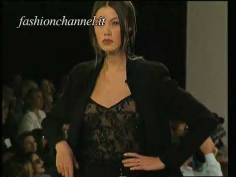 "Oscar de la Renta" Autumn Winter 1994 1995 New York 2 of 6 pret a porter woman by FashionChannel