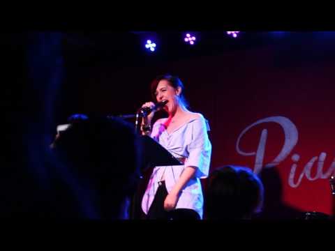 Lena Hall - "Sugar Daddy" (live at Pianos)