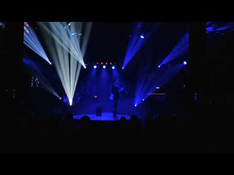 Florian Brooks - Club juggling (La Clique 2019) - YouTube