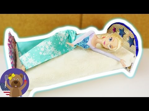 Frozen Queen ELSA gets a new BED | Barbie Bed DIY