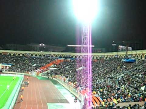 Стадион во время матча БАТЭ-Валенсия (Волна)