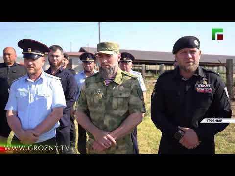 РОФ им. А-Х. Кадырова передал семьям погибших сотрудников жертвенных животных