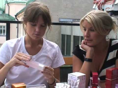 Modette testar sommarens parfymer