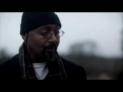 The Flash 3x19 Barry meets future Joe at Iris's Grave