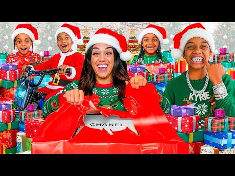 OPENING PRESENTS ON CHRISTMAS MORNING WITH THE PRINCE FAMILY!!