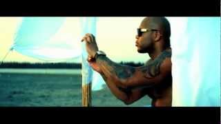 Flo Rida sends dirty pictures to Travie McCoy(Gym Class Heroes)