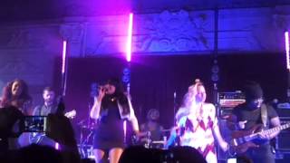 Stooshe - Betty woz gone