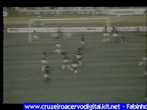 CRUZEIRO - COBRANÇA DE FALTA INCRÍVEL DE NELINHO - CRU INT75