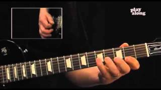 Pontus Norgren gitarrist i Hammerfall lär dig ett lick på elgitarr