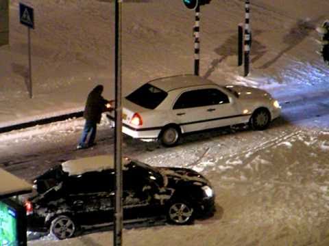 AMSTERDAM 17 DECEMBER 2010: SNOWFUN