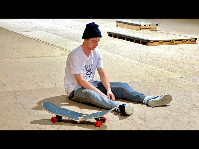 Vídeo relacionado con Zapatillas para niños, Zapatillas de Skateboard con Dos Ruedas, luz Ajustable con Cambio de Color, Carga USB, universales para Chicos y Chicas, Negro 38 EU.