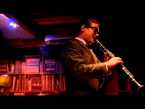 Emanuele Urso on clarinet plays 