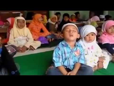download lagu mp3 mp4 Ngaji Ngantuk, download lagu Ngaji Ngantuk gratis, unduh video klip Ngaji Ngantuk