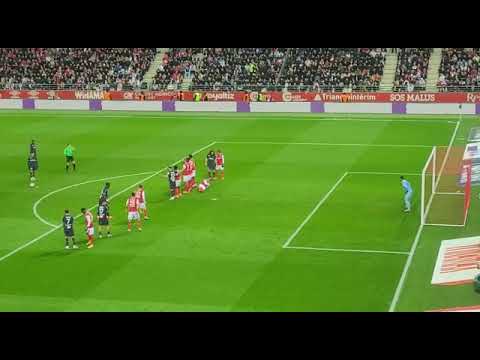 Coup franc Alexis Sanchez Reims - Marseille 19/03/2023