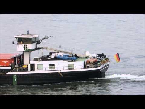 Schiff Saturn Friesoythe auf dem Rhein