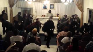 1 2 Victory Check Tye Tribbett - Born From A Bible Mime