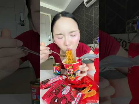 กินของสีแดงในเซเว่น🍜🥤🍤🥫