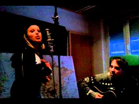 Julia Star und Leo Aberer unplugged im Studio !