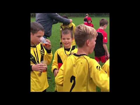 Inspired by Diego Armando Maradona, dribbling in the Argentinian.Vlad SV Meerkerk JO11-1 Netherland