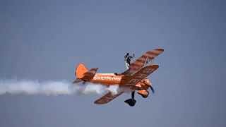 preview picture of video 'Aero India 2015 - Bangalore - Performance on the plane'