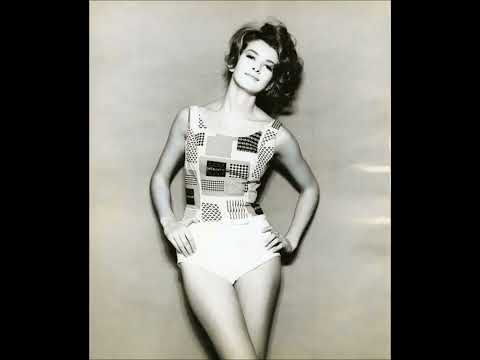 Rare and Gorgeous Vintage Photos of Martha Stewart as a Young Model From the 1960s