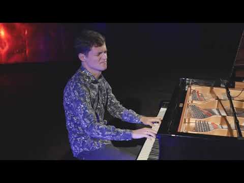 Fortepiany Wolności Studio  - Maciej Tubis