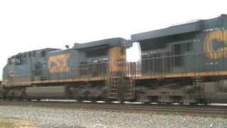 preview picture of video 'Deshler Ohio, CSX train action'