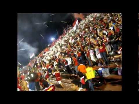 "Barra del Caracas FC en Maracay (22-10-2011)" Barra: Los Demonios Rojos • Club: Caracas
