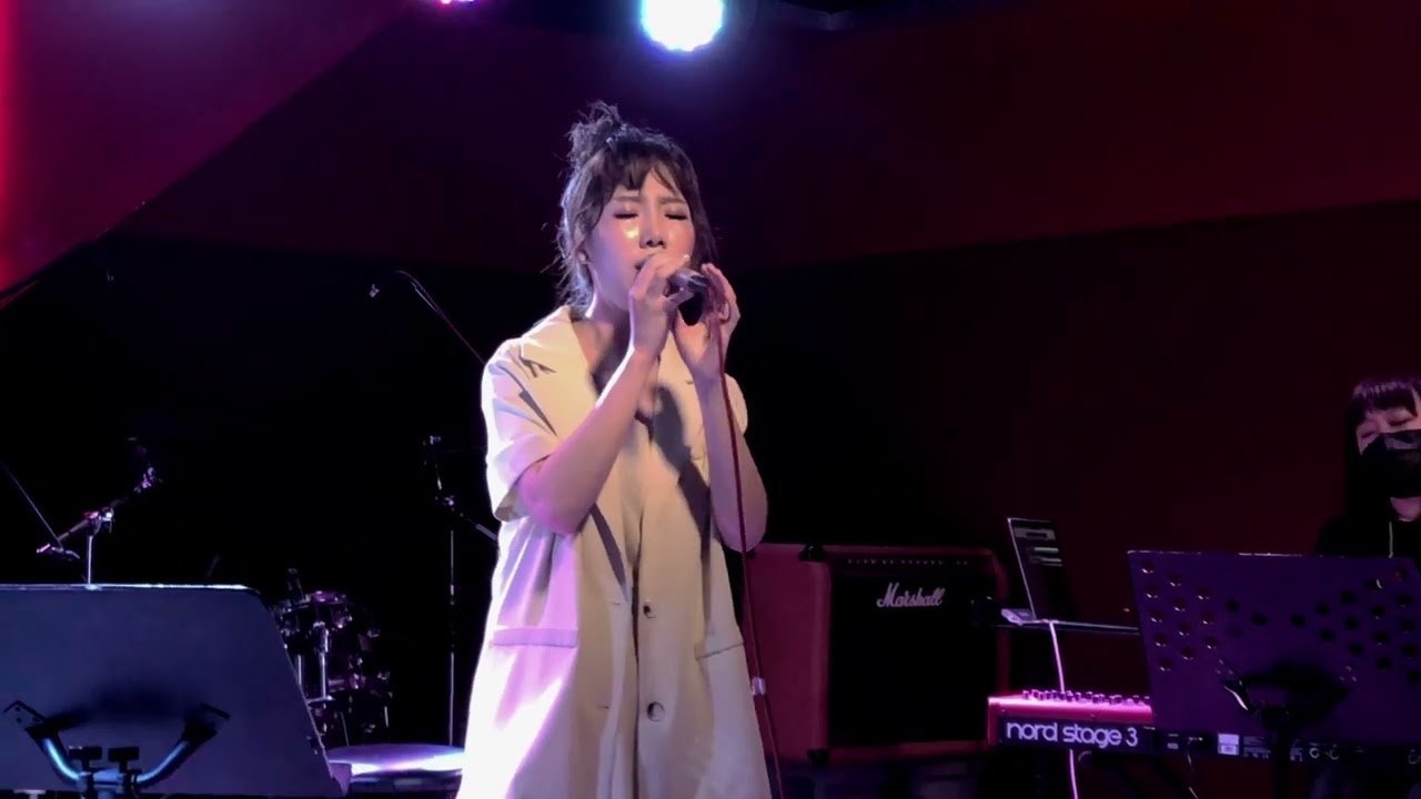 Featuring Ruth singing《查某囡仔》