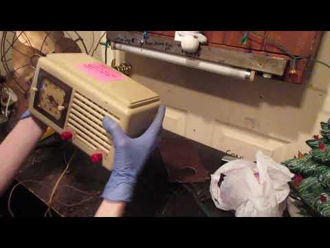 Vintage 1947 General Electric Clock & radio Power up an test