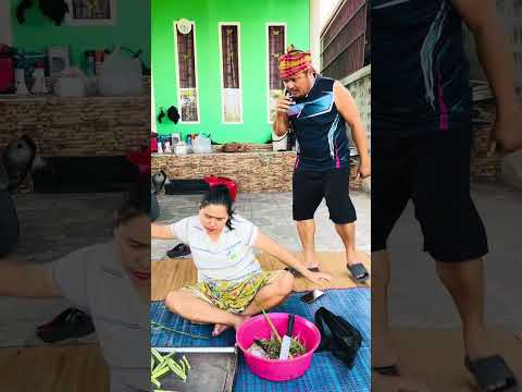 นั่งลงอย่างไวเลย #สนุกสนานคลายเครียด #funny #comedy #สมเพียงศิรินภาเฮฮาchanel #ฮาฮา