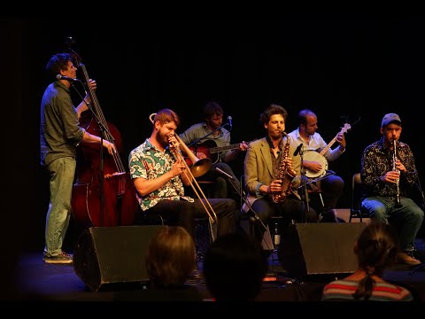 The Blue Mockingbirds en concert au cabaret Chez Émile (extraits)