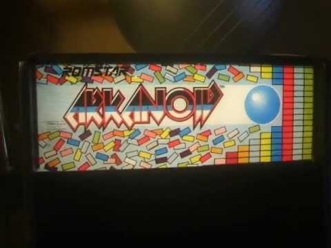 Arkanoid arcade cabinet screenshot