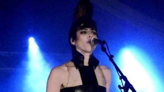 Mademoiselle K -A l'ombre-