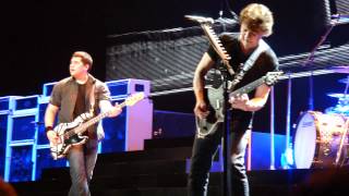 Van Halen Live 2012: She&#39;s The Woman &amp; The Full Bug (St. Louis, MO - 4/29)