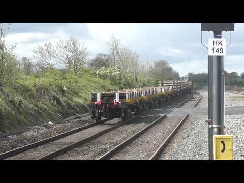 Irish Rail 071 Class Locos 075 and 084 on freight services - Hazelhatch & Celbridge (11/5/19)