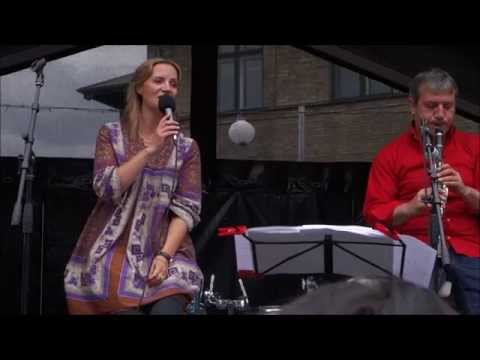 Clara Vuust, Nico Gori, Francesco Cali - Chovendo na Roseira [official HD video]