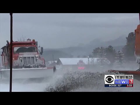 2 snowplows struck in Soda Springs with Thursday night's winter storm