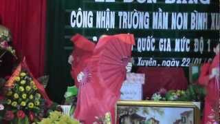 preview picture of video 'Truong mam non binh xuyen-mua tap the'