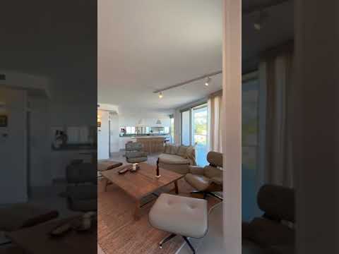 Video de YouTube - Departamento en primera línea de Playa Mansa, estufa a leña y parrillero propio