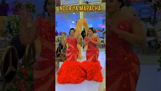 Gorgeous African twins sisters wedding entrance Dance #zamakalefashion #fashion #africanclothing
