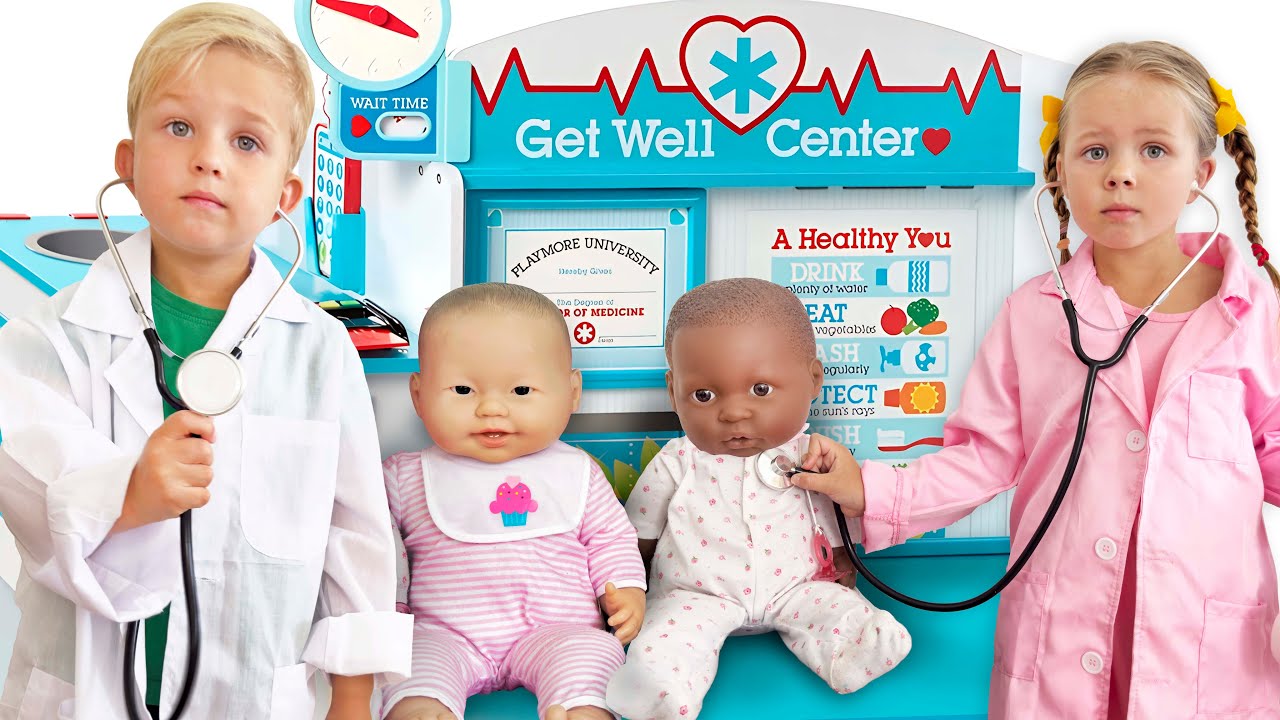 Magic Superhero Adventure! Naomi & David Help Friends