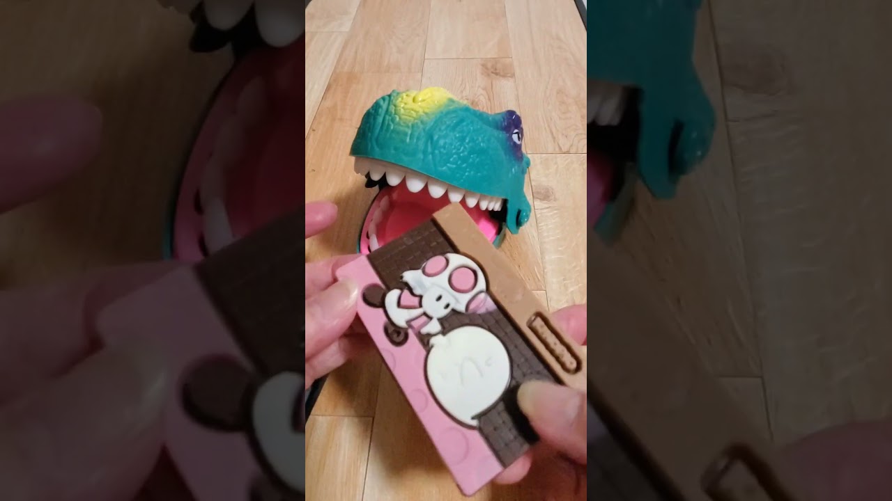 DINOSAUR 🦕 DENTIST EAT CHOCOLATE    #asmr #trending #shorts