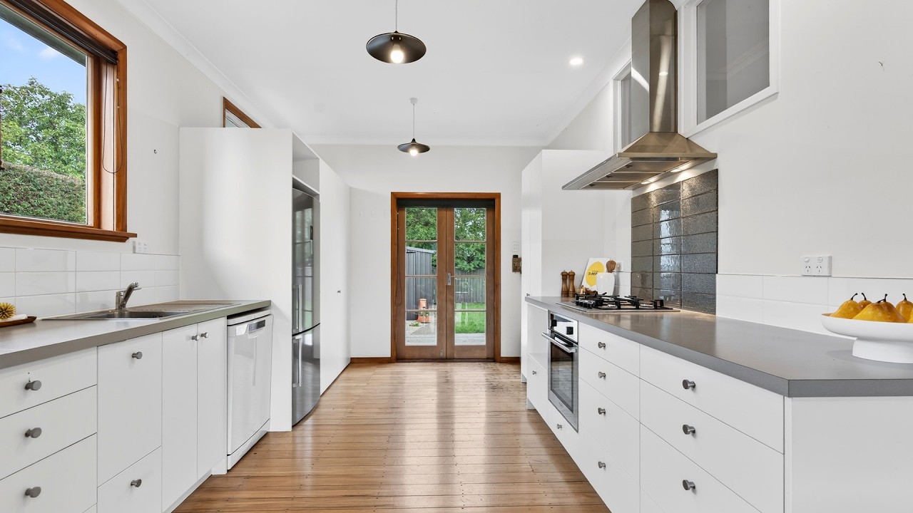 Spacious, Sunny & Centrally Located