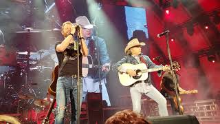 DIERKS BENTLEY AND DWIGHT YOAKAM PERFORMING--A THOUSAND MILES FROM NOWHERE--LIVE AT HOLLYWOOD BOWL