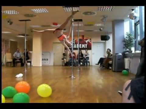 Pole Dance Academy Advanced Jeannine Wilkerling