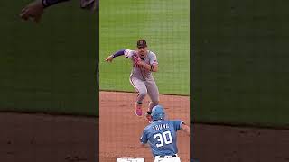 The awareness from Willy Adames to still get an out here with the game on the line ????