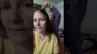 Mi nietita Dulce Salma Peinando me